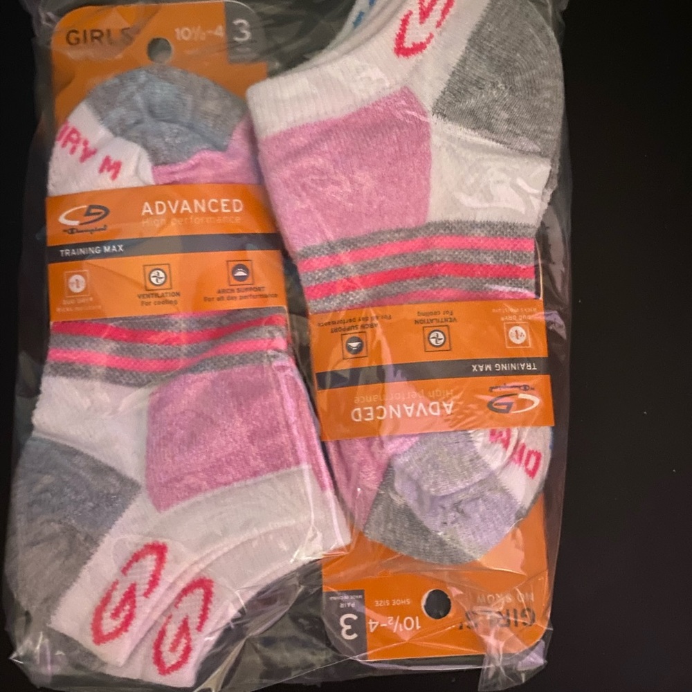 C9 by Champion no show girls socks size 10.5-4.